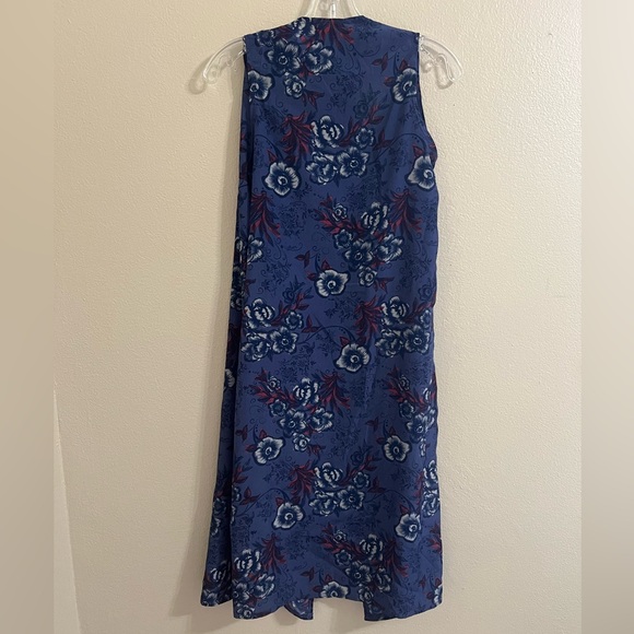 3/$15 LuLaRoe Joy Blue Floral Sleeveless Longline Vest - Picture 5 of 6